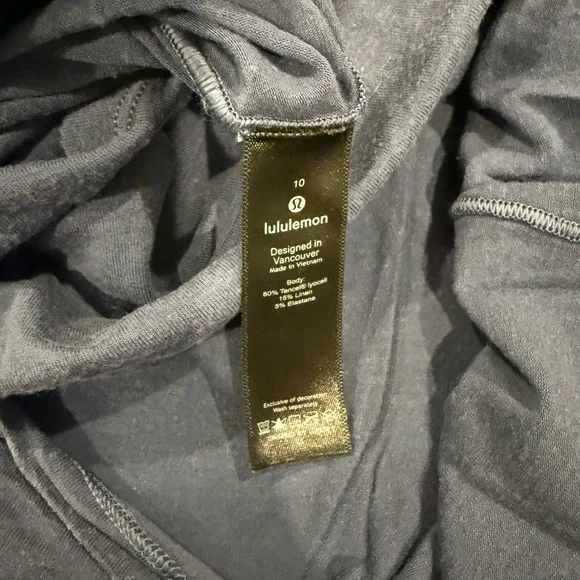 Lululemon long sleeve navy shirt size 10 - Picture 4 of 4